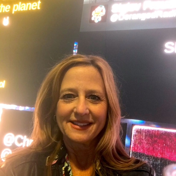 Meet your Posher, Donna-Posh Ambassador II - Picture 1 of 1